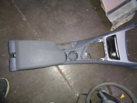 Υποβραχιόνιο(Τεμπέλης) για BMW 3 Series (2005 - 2008) (E90-1-2-3) (E90) Sedan - 4dr **Γ** Υποβραχιόνιο(Τεμπέλης) για BMW 3 Series (2005 - 2008) (E90-1-2-3) (E90) Sedan - 4dr **Γ**