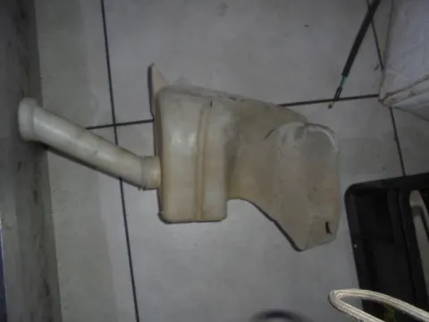 Δοχείο Υαλοκαθαριστήρων για CITROEN XSARA (2000 - 2003) Δοχείο Υαλοκαθαριστήρων για CITROEN XSARA (2000 - 2003)