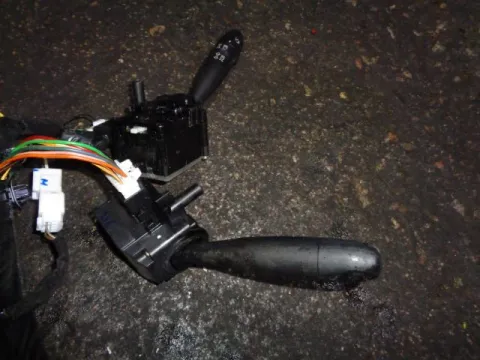 Διακόπτης Φώτων-Φλάς για HYUNDAI i10 (2008 - 2011) Διακόπτης Φώτων-Φλάς για HYUNDAI i10 (2008 - 2011)