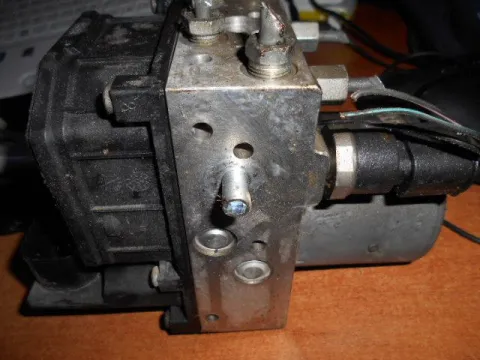 Μονάδα ABS 0265225242 για MAZDA RX8 (2004 - 2008) (SE17) Μονάδα ABS 0265225242 για MAZDA RX8 (2004 - 2008) (SE17)