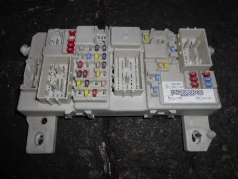 Ασφαλειοθήκη Μηχανής 97RA012108 / 7M5T14A073BB για FORD FOCUS (2004 - 2008) Mk2a (DA3 - C307) Ασφαλειοθήκη Μηχανής 97RA012108 / 7M5T14A073BB για FORD FOCUS (2004 - 2008) Mk2a (DA3 - C307)