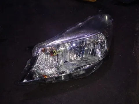 Φανάρι Εμπρός Αριστερό για TOYOTA YARIS (2012 - 2014) ( ) Φανάρι Εμπρός Αριστερό για TOYOTA YARIS (2012 - 2014) ( )