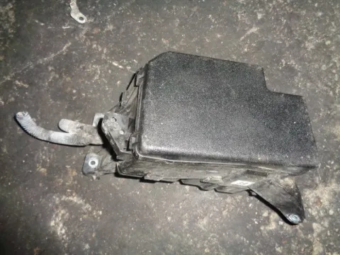 Ασφαλειοθήκη Μπαταρίας για TOYOTA RAV-4 (2006 - 2009) (XA30) *Δ* Ασφαλειοθήκη Μπαταρίας για TOYOTA RAV-4 (2006 - 2009) (XA30) *Δ*
