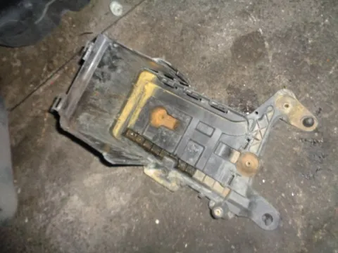 Βάση Μπαταριας 1K0915333B για AUDI A3 (2003 - 2005) (8P) , (2005 - 2008) (8P) *Δ* Βάση Μπαταριας 1K0915333B για AUDI A3 (2003 - 2005) (8P) , (2005 - 2008) (8P) *Δ*