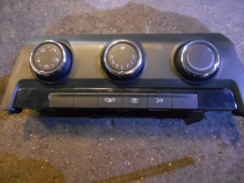 Χειριστήρια Καλοριφέρ 5E082004720 για SKODA OCTAVIA (2014 - ) Χειριστήρια Καλοριφέρ 5E082004720 για SKODA OCTAVIA (2014 - )
