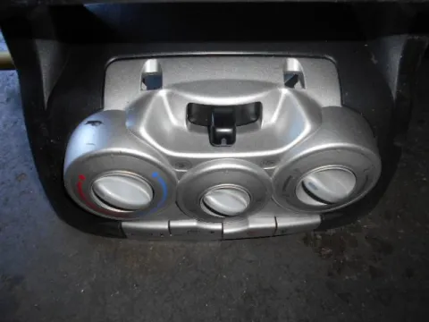 Χειριστήρια Καλοριφέρ για DAIHATSU SIRION (2006 - ) (M300) (M301) Χειριστήρια Καλοριφέρ για DAIHATSU SIRION (2006 - ) (M300) (M301)