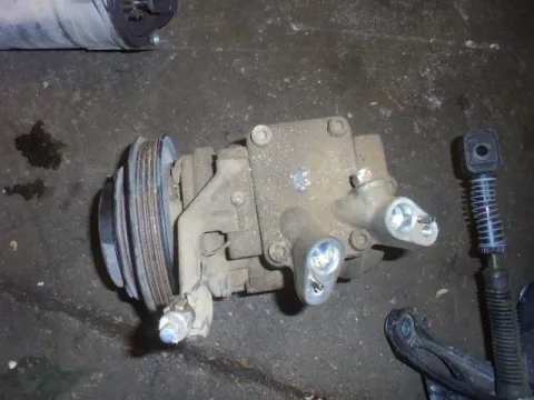 Συμπιεστής A-C (Κομπρέσορας) για TOYOTA AVENSIS (1997 - 2000) (T220) Συμπιεστής A-C (Κομπρέσορας) για TOYOTA AVENSIS (1997 - 2000) (T220)