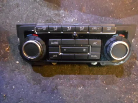 Χειριστήρια Καλοριφέρ 5Κ0987044ΒS  για VW GOLF (2009 - 2013) Mk6 (5K1) Χειριστήρια Καλοριφέρ 5Κ0987044ΒS  για VW GOLF (2009 - 2013) Mk6 (5K1)