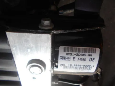 Μονάδα ABS 8M512C405AA για FORD FOCUS (2004 - 2008) Mk2a (DA3 - C307) 1601 (HWDA) (HWDB) (SHDA) Petrol 100 Μονάδα ABS 8M512C405AA για FORD FOCUS (2004 - 2008) Mk2a (DA3 - C307) 1601 (HWDA) (HWDB) (SHDA) Petrol 100