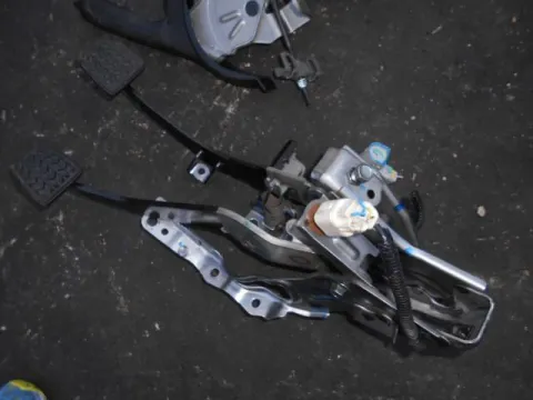 Σετ Πεταλιέρα για TOYOTA AYGO (2014 - ) *Δ* Σετ Πεταλιέρα για TOYOTA AYGO (2014 - ) *Δ*