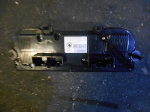 Χειριστήρια Καλοριφέρ για SKODA OCTAVIA (2014 - ) - 