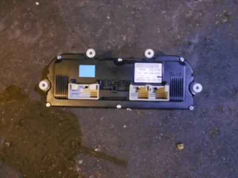Χειριστήρια Καλοριφέρ για VW SCIROCCO (2008 - 2014) (137) -  Χειριστήρια Καλοριφέρ για VW SCIROCCO (2008 - 2014) (137) -