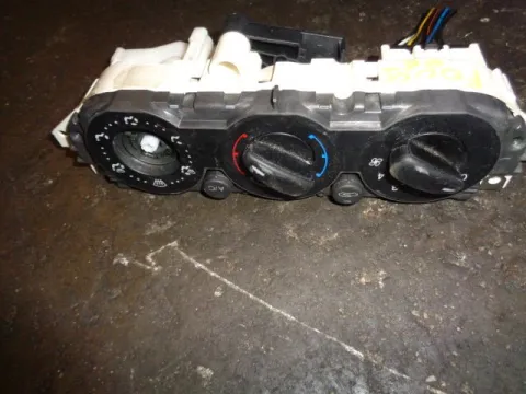 Χειριστήρια Καλοριφέρ για FORD FOCUS (2004 - 2008) Mk2a (DA3 - C307) Χειριστήρια Καλοριφέρ για FORD FOCUS (2004 - 2008) Mk2a (DA3 - C307)