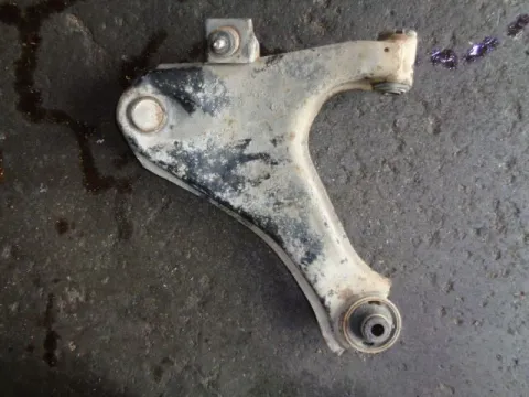 Ψαλίδι Εμπρός Αριστερό για DAIHATSU TERIOS (2000 - 2005) (J102) Ψαλίδι Εμπρός Αριστερό για DAIHATSU TERIOS (2000 - 2005) (J102)