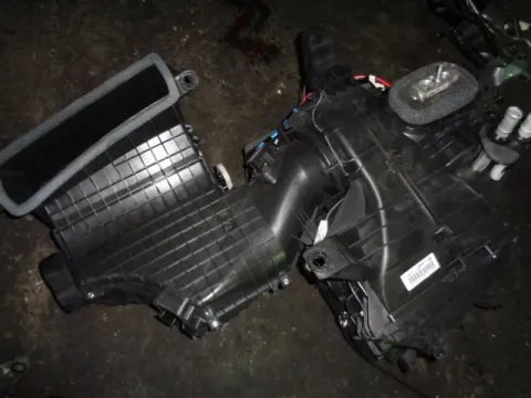 Ψύκτης (Εβαπορέτα) Με Μοτέρ Καλοριφέρ για TOYOTA AYGO (2014 - ) , CITROEN C1 , PEUGEOT 108  *Α* (ΔΩΜΑΤΙΟ) Ψύκτης (Εβαπορέτα) Με Μοτέρ Καλοριφέρ για TOYOTA AYGO (2014 - ) , CITROEN C1 , PEUGEOT 108  *Α* (ΔΩΜΑΤΙΟ)