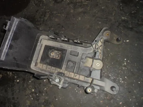 Βάση Μπαταριας για VW GOLF (2004 - 2008) Mk5 (1K1) *Δ* Βάση Μπαταριας για VW GOLF (2004 - 2008) Mk5 (1K1) *Δ*