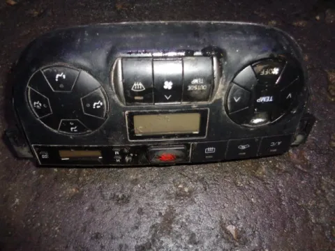 Χειριστήρια Καλοριφέρ για TOYOTA RAV-4 (2000 - 2004) (XA20) Χειριστήρια Καλοριφέρ για TOYOTA RAV-4 (2000 - 2004) (XA20)