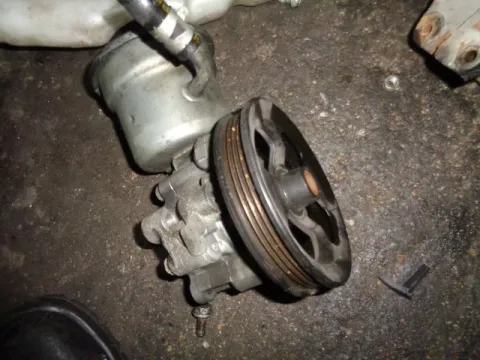 Αντλία Υδραυλικού Τιμονιού για TOYOTA YARIS (1999 - 2002) (XP10) Αντλία Υδραυλικού Τιμονιού για TOYOTA YARIS (1999 - 2002) (XP10)
