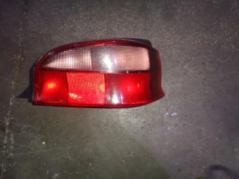 Φανάρι Πίσω Δεξί (ΛΙΓΟ ΡΑΓΙΣΜΕΝΟ) για CITROEN SAXO (1996 - 1999) (S) Φανάρι Πίσω Δεξί (ΛΙΓΟ ΡΑΓΙΣΜΕΝΟ) για CITROEN SAXO (1996 - 1999) (S)