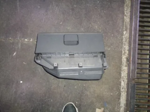 Ντουλαπάκι για TOYOTA YARIS (2015 - ) *Γ* Ντουλαπάκι για TOYOTA YARIS (2015 - ) *Γ*