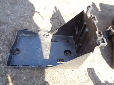 Βάση Μπαταρίας 9663615380 για PEUGEOT 308 (2008 - 2011) Βάση Μπαταρίας 9663615380 για PEUGEOT 308 (2008 - 2011)