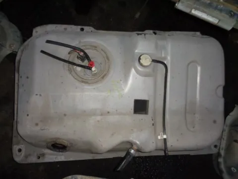 Δεξαμενή Καυσίμου (Ρεζερβουάρ) για FORD FIESTA (1996 - 1999) Mk4a   *ΔΒ* Δεξαμενή Καυσίμου (Ρεζερβουάρ) για FORD FIESTA (1996 - 1999) Mk4a   *ΔΒ*