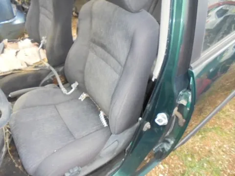 Τροπέτο Πίσω Με Άξονα Με Θόλους Και Σασί για TOYOTA COROLLA (2002 - 2004) (E120) Sedan - 4dr (KM28) *ΔΒ* -  Τροπέτο Πίσω Με Άξονα Με Θόλους Και Σασί για TOYOTA COROLLA (2002 - 2004) (E120) Sedan - 4dr (KM28) *ΔΒ* -