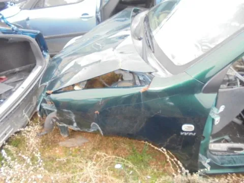 Τροπέτο Πίσω Με Άξονα Με Θόλους Και Σασί για TOYOTA COROLLA (2002 - 2004) (E120) Sedan - 4dr (KM28) *ΔΒ* -  Τροπέτο Πίσω Με Άξονα Με Θόλους Και Σασί για TOYOTA COROLLA (2002 - 2004) (E120) Sedan - 4dr (KM28) *ΔΒ* -