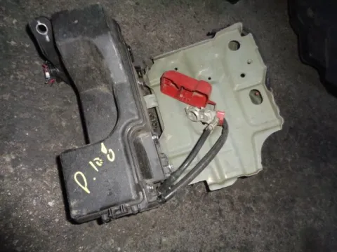 Ασφαλειοθήκη και Βάση Μπαταρίας για PEUGEOT 108 (2014 - ) *Δ* Ασφαλειοθήκη και Βάση Μπαταρίας για PEUGEOT 108 (2014 - ) *Δ*