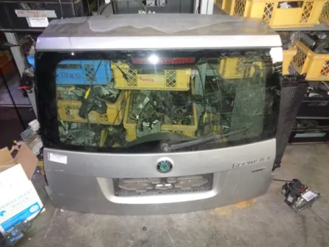 Πορτ-μπαγκαζ Ελαττωματικό για SKODA ROOMSTER (2006 - 2011) (5J) Πορτ-μπαγκαζ Ελαττωματικό για SKODA ROOMSTER (2006 - 2011) (5J)