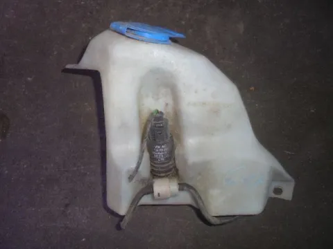 Δοχείο Υαλοκαθαριστήρων Με Μοτέρ για VW POLO (1999 - 2001) (6N2) Δοχείο Υαλοκαθαριστήρων Με Μοτέρ για VW POLO (1999 - 2001) (6N2)