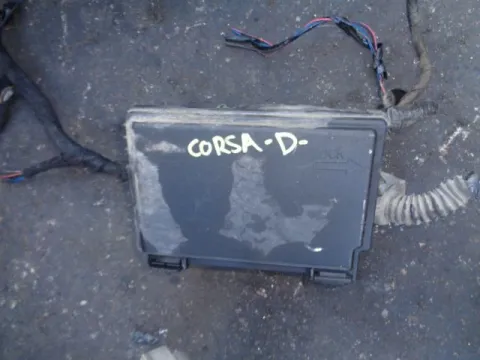 Ασφαλειοθήκη Μπαταρίας για OPEL CORSA (2006 - 2011) D *Δ* Ασφαλειοθήκη Μπαταρίας για OPEL CORSA (2006 - 2011) D *Δ*