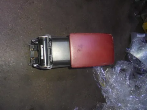Υποβραχιόνιο(Τεμπέλης) Με Κονσόλα για VW GOLF PLUS (2005 - 2009) Mk5 (5M1 - 521) **Γ** Υποβραχιόνιο(Τεμπέλης) Με Κονσόλα για VW GOLF PLUS (2005 - 2009) Mk5 (5M1 - 521) **Γ**