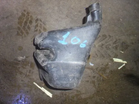 Δοχείο Υαλοκαθαριστήρων Με Μοτέρ για PEUGEOT 106 (1996 - 2003) Δοχείο Υαλοκαθαριστήρων Με Μοτέρ για PEUGEOT 106 (1996 - 2003)
