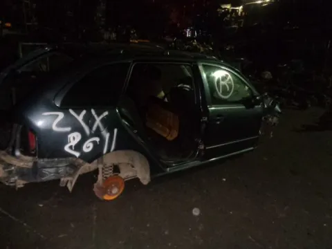 Τροπέτο Πίσω Με Άξονα Με Θόλους Και Σασί για SKODA FABIA (2000 - 2004) (6Y) S-Wagon - 5dr *ΔΒ* -  Τροπέτο Πίσω Με Άξονα Με Θόλους Και Σασί για SKODA FABIA (2000 - 2004) (6Y) S-Wagon - 5dr *ΔΒ* -