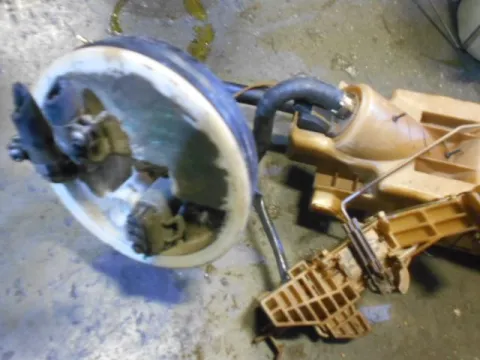 Αντλία Καυσίμου (Τρόμπα Βενζίνης) για NISSAN ALMERA (1995 - 1998) (N15) Αντλία Καυσίμου (Τρόμπα Βενζίνης) για NISSAN ALMERA (1995 - 1998) (N15)