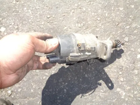 Ντιστριμπιτέρ 22100AA211 με Φούσκα (2 PIN) για SUBARU LEONE II (1984 - 1990) -  Ντιστριμπιτέρ 22100AA211 με Φούσκα (2 PIN) για SUBARU LEONE II (1984 - 1990) -