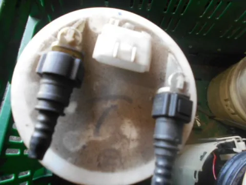 Αντλία Καυσίμου (Τρόμπα Βενζίνης) για NISSAN ALMERA (2000 - 2002) (N16) Αντλία Καυσίμου (Τρόμπα Βενζίνης) για NISSAN ALMERA (2000 - 2002) (N16)