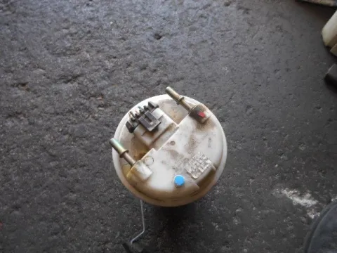 Αντλία Καυσίμου (Τρόμπα Βενζίνης) για VOLVO V40 (2000 - 2003) (VW)