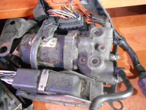 Μονάδα ABS 7700846640 για RENAULT LAGUNA (1998 - 2001) (B56) Μονάδα ABS 7700846640 για RENAULT LAGUNA (1998 - 2001) (B56)