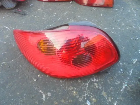 Φανάρι Πίσω Αριστερό 02- για PEUGEOT 206 (2000 - 2008) CC Cabrio - 2dr Φανάρι Πίσω Αριστερό 02- για PEUGEOT 206 (2000 - 2008) CC Cabrio - 2dr