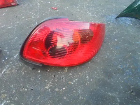 Φανάρι Πίσω Δεξί 02- για PEUGEOT 206 (2000 - 2008) CC Cabrio - 2dr Φανάρι Πίσω Δεξί 02- για PEUGEOT 206 (2000 - 2008) CC Cabrio - 2dr