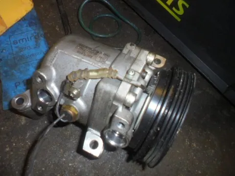 Συμπιεστής A-C (Κομπρέσορας) για SUZUKI JIMNY (2005 - 2013) (SN) Συμπιεστής A-C (Κομπρέσορας) για SUZUKI JIMNY (2005 - 2013) (SN)