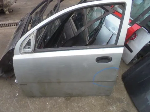 Πόρτα Εμπρός Αριστερή (ΛΙΓΟ ΧΤΥΠΗΜΕΝΗ) για CHEVROLET - DAEWOO KALOS (2003 - 2004) (T200) *Γ* Πόρτα Εμπρός Αριστερή (ΛΙΓΟ ΧΤΥΠΗΜΕΝΗ) για CHEVROLET - DAEWOO KALOS (2003 - 2004) (T200) *Γ*