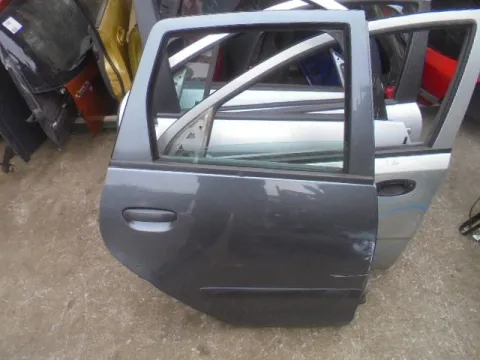 Πόρτα Πίσω Δεξιά για MITSUBISHI COLT (2005 - 2008 ) (CZ) Πόρτα Πίσω Δεξιά για MITSUBISHI COLT (2005 - 2008 ) (CZ)