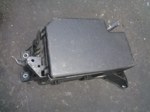 Ασφαλειοθήκη Μηχανής για VW POLO (2009 - 2014) (6R) *Δ* Ασφαλειοθήκη Μηχανής για VW POLO (2009 - 2014) (6R) *Δ*