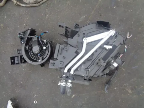 Ψύκτης (Εβαπορέτα) με Μοτέρ Καλοριφέρ για TOYOTA YARIS (2015 - )  *Α* Ψύκτης (Εβαπορέτα) με Μοτέρ Καλοριφέρ για TOYOTA YARIS (2015 - )  *Α*