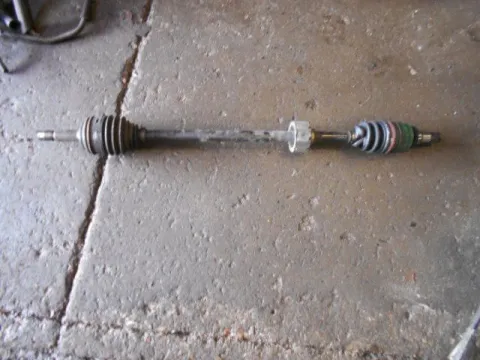 Ημιαξόνιο Εμπρός Δεξί για TOYOTA YARIS (1999 - 2002) (XP10) Ημιαξόνιο Εμπρός Δεξί για TOYOTA YARIS (1999 - 2002) (XP10)