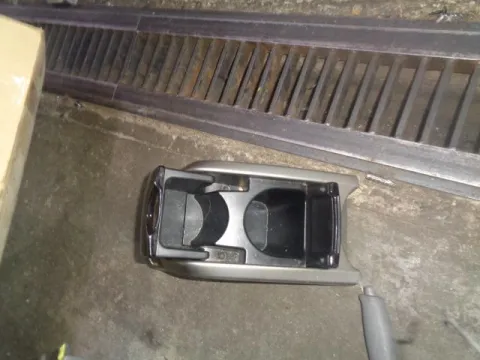 Ποτηρόθηκη για TOYOTA PRIUS (2003 - 2008) *Γ* Ποτηρόθηκη για TOYOTA PRIUS (2003 - 2008) *Γ*