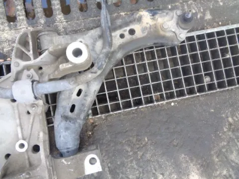 Ψαλίδι Εμπρός Δεξί για SKODA OCTAVIA (2008 - 2013) 5 (1Z3-5) Ψαλίδι Εμπρός Δεξί για SKODA OCTAVIA (2008 - 2013) 5 (1Z3-5)